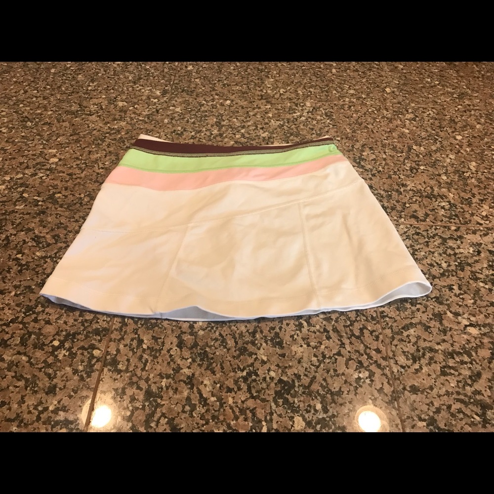 Sold! Reversible Lululemon skirt size 4 tennis -